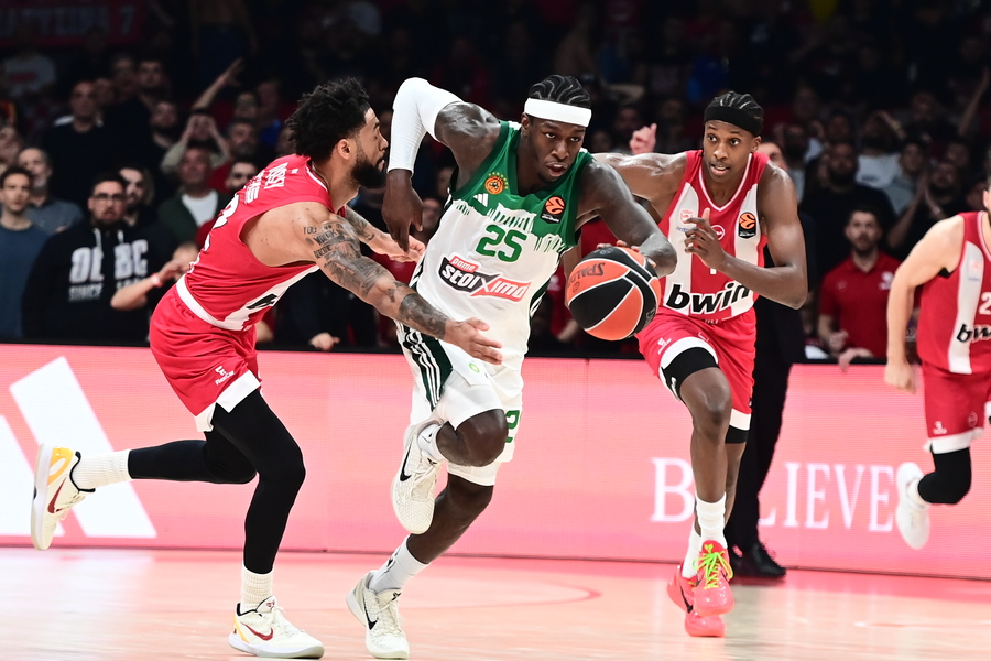 Διπλό βήμα πρόκρισης με… επτάποντο της Interwetten!