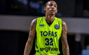 Επιστρέφει στην Ελλάδα για τον Πανιώνιο ο Τόμασον