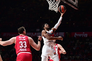 Παναθηναϊκός και άλλοι τρεις για Φόρεστ