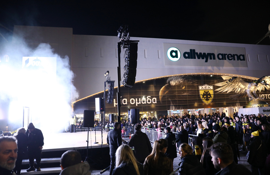 Σοκ στη Νέα Φιλαδέλφεια: Οπαδός της ΑΕΚ ακρωτηριάστηκε από φωτοβολίδα έξω από το γήπεδο