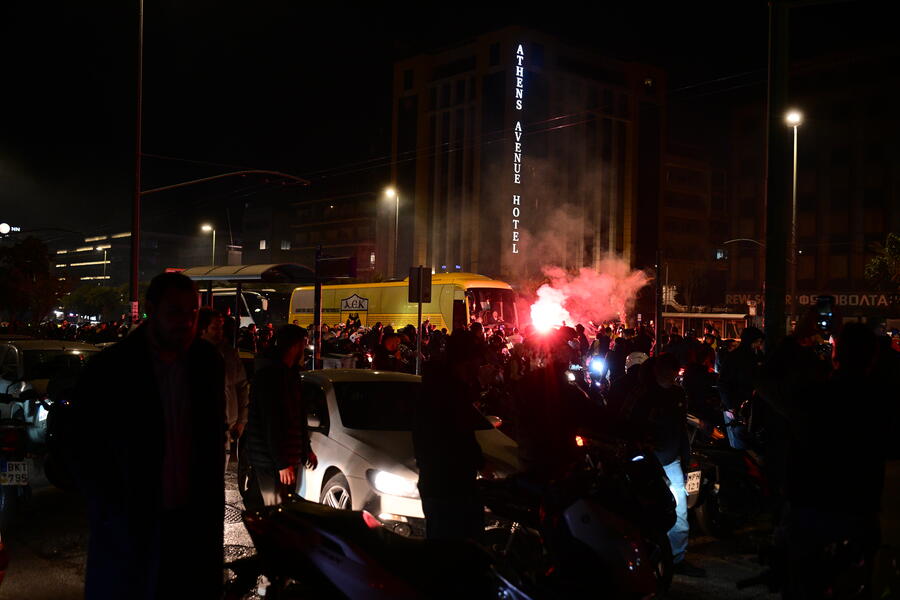 ΑΕΚ: «Κιτρινόμαυρη» παράνοια από Συγγρού έως Νέα Φιλαδέλφεια και αποθέωση για την ομάδα του Νίκολιτς! (pics)