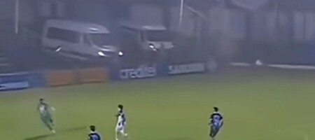 Ουρουγουάη: Τερματοφύλακας σκόραρε από τη μία εστία στην άλλη (video)