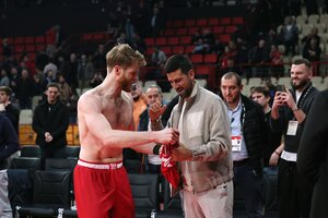 Ολυμπιακός: Στο ΣΕΦ και με φανέλα Γουόκαπ ο Τζόκοβιτς (vid)