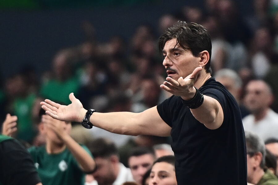 Γιαννακόπουλος: Έξι μήνες εκτός γηπέδων και πρόστιμο 50.000 ευρώ