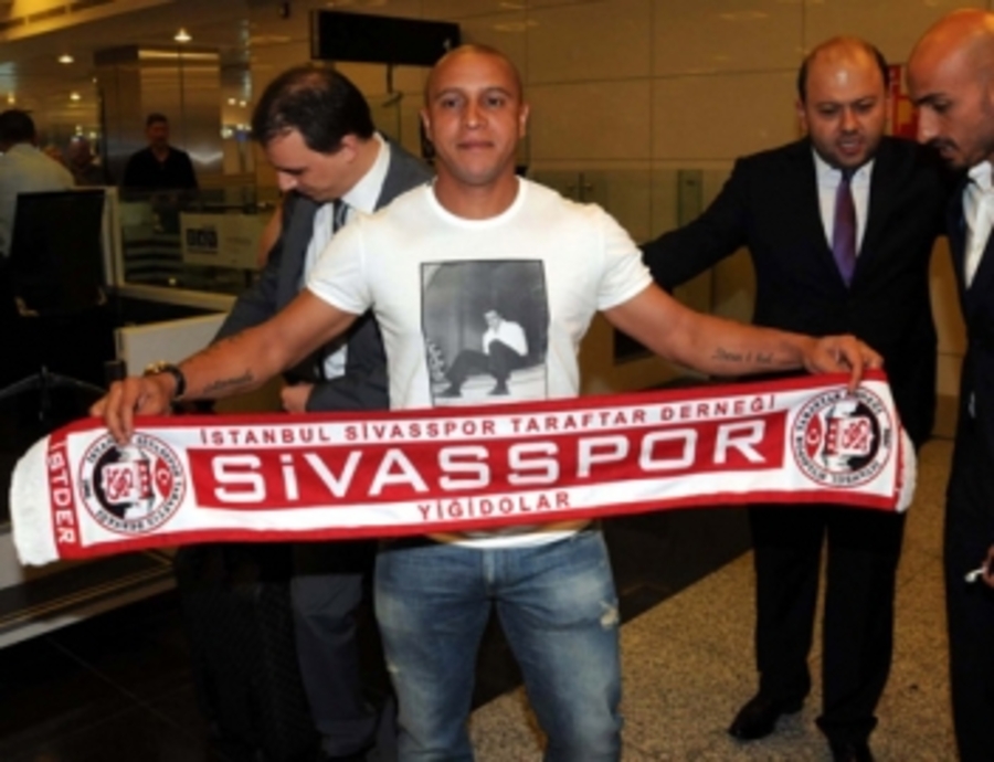 Στο νοσοκομείο με πρόβλημα στην καρδιά ο Ρομπέρτο Κάρλος