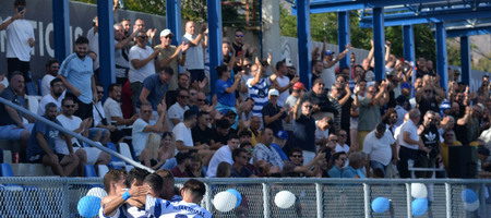 Ελλάς Σύρου-Αιγάλεω 3-0: Ιστορική νίκη σε γήπεδο «στολίδι»
