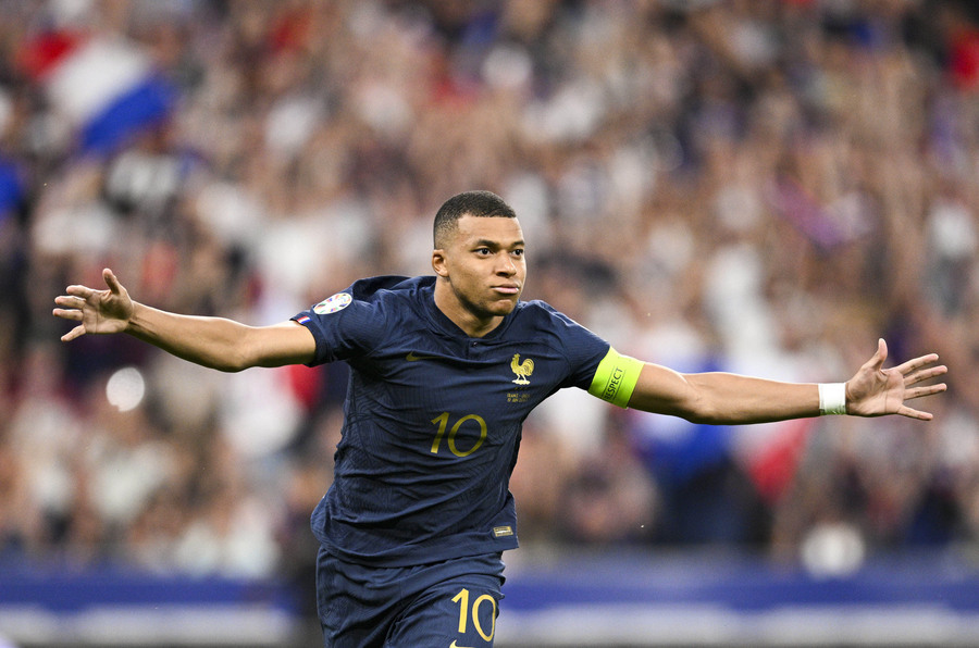 Εμπαπέ: «Πληρώ τα κριτήρια για τη Χρυσή Μπάλα»