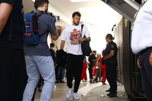 Με μπλούζα «Athens calling» στο ΟΑΚΑ ο Βεζένκοφ (photo)