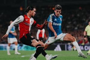 Φέγενορντ - Κόμο 3-2: Ανατροπή στο Ρότερνταμ, δεν έφτασε το γκολ του Δουβίκα!