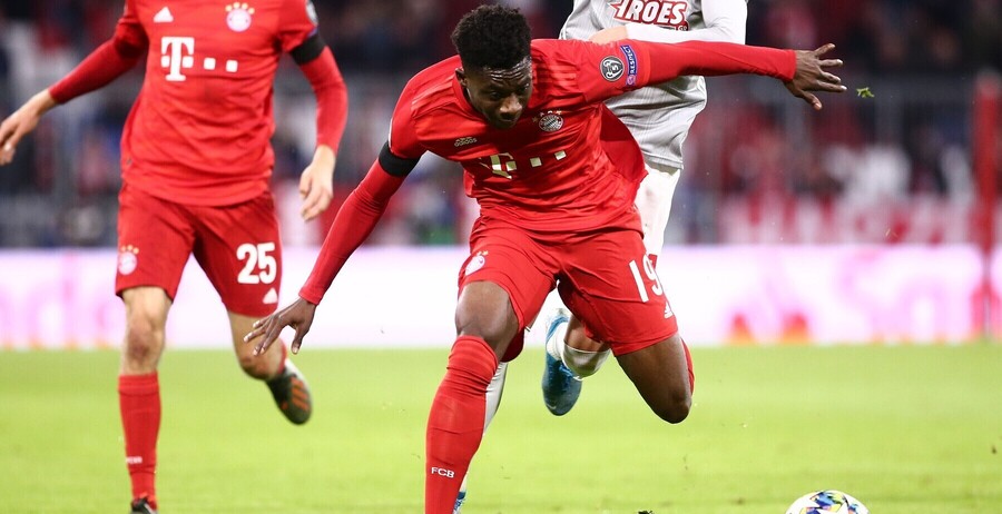 Χαμόγελα στην Μπάγερν Μονάχου για την επιστροφή του Ντέιβις στις προπονήσεις μετά από οκτώ μήνες! (video)