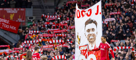 Λίβερπουλ - Γουλβς: Συγκίνηση στο Άνφιλντ, τα παιδιά του Ζότα βγήκαν στον αγωνιστικό χώρο μαζί με τους παίκτες των «Reds»