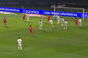 Ρίο Άβε: Σπάνιο αυτογκόλ και δοκάρι ο Ντόι απέναντι στον... Παυλίδη (video)