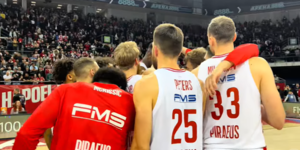 Ολυμπιακός: Το «φατούρο» στον Φαλ και οι πανηγυρισμοί στην «8888 Arena» (video)