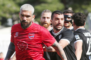 Πανιώνιος – Καλαμάτα: Έξαλλος ο Κολοβός, χτύπησε αντίπαλό του στο πρόσωπο και αποβλήθηκε! (video)