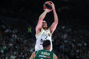 Φενέρ: Έβγαλε μπλουζάκια με το νικητήριο δίποντο του Μπαλντγουίν κόντρα στον Παναθηναϊκό