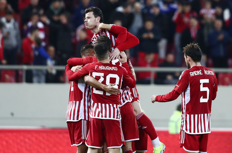 Ολυμπιακός - Βόλος 3-0: Νίκησε, πλησίασε την κορυφή και τώρα Μακάμπι (video)