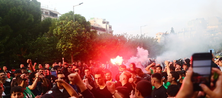 Παναθηναϊκός: Χαμός στο ξενοδοχείο από οπαδούς του «τριφυλλιού» που ζήτησαν διπλό στο Φάληρο! (pics)