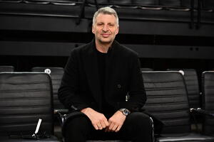 Παπαλουκάς: «Θέλουμε ή δεν θέλουμε δύο ελληνικές ομάδες στον τελικό;»