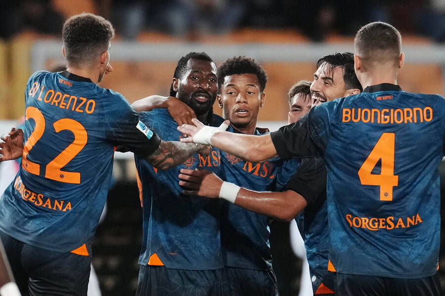 Ανεβασμένοι και οι δύο