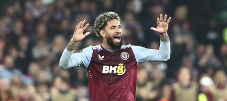 Άστον Βίλα: Ενεργοποιεί τη ρήτρα για Ντάγκλας Λουίς