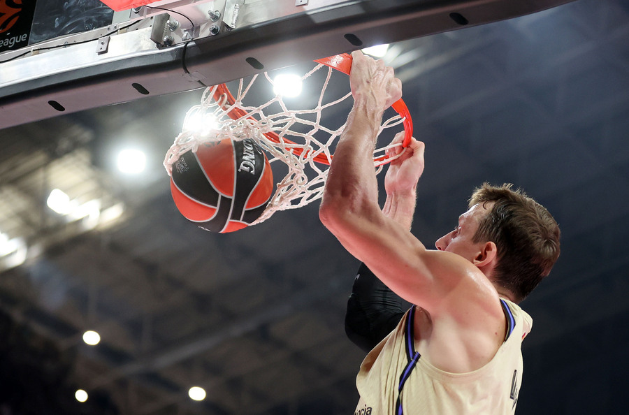 Παίρνει τη νίκη και με διαφορά η Μπάρτσα