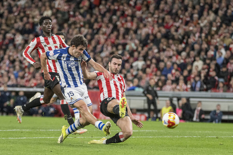 Για την ανατροπή η αρμάδα του Ερνέστο Βαλβέρδε