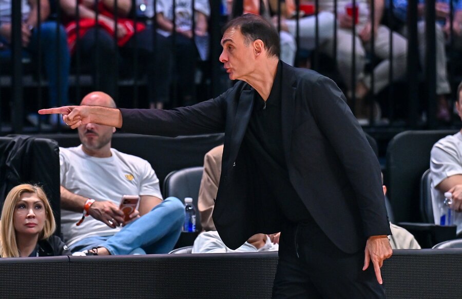 Μπαρτζώκας: Σοβαρό επεισόδιο στο Ντουμπάι - Οπαδός τον έβρισε στα ελληνικά