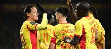 Λανς: Αρνείται το αίτημα της Παρί Σεν Ζερμέν για αναβολή του αγώνα τους λόγω... Λίβερπουλ