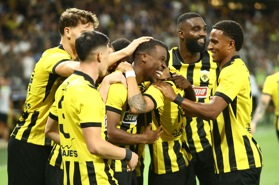 Εκθειάζει την AEK η UEFA