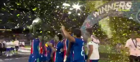 Παρί Σεν Ζερμέν: Σήκωσε το UEFA Super Cup ο Μαρκίνιος - Η απονομή στους Υπερπρωταθλητές Ευρώπης (video)