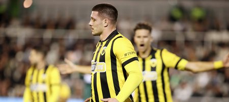 Λούκα Γιόβιτς: Ο πρώτος παίκτης που πετυχαίνει χατ-τρικ σε εκτός έδρας αθηναϊκό ντέρμπι!