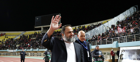 Ολυμπιακός: Αποθεώθηκε από τους οπαδούς ο Βαγγέλης Μαρινάκης (video)