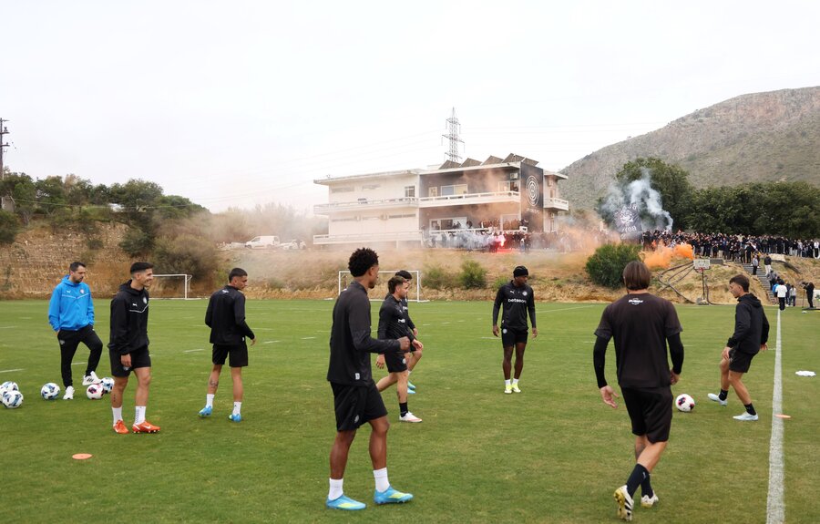 «Το Κύπελλο θα πάρουμε στο Πανθεσσαλικό»: Πανικός στην προτελευταία προπόνηση του ΟΦΗ ενόψει τελικού! (pics + vid)