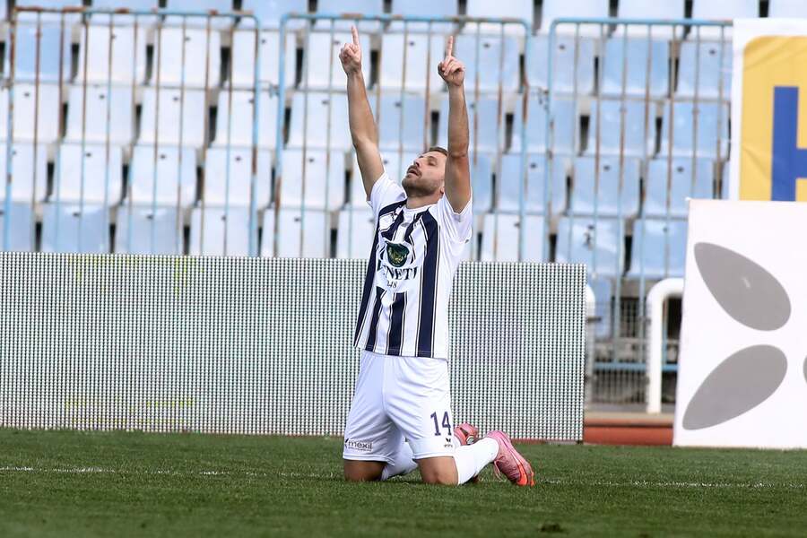 Super League 2: Άνετες νίκες για Ηρακλή και Καλαμάτα, ματσάρα ανάμεσα σε Ολυμπιακό και Ελλάς Σύρου, «διπλό» της Νίκης Βόλου (video)