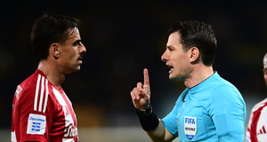 Όταν ο διαιτητής του Παναθηναϊκός-Ολυμπιακός δέχθηκε άγρια επίθεση σε ματς στην Τουρκία