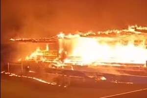 Ανήλικος κάτω των 15 ετών εμπλέκεται στη φωτιά που κατέστρεψε το γήπεδο της Χάκα! (video)