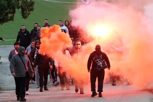 «Ασπρόμαυρο» κομβόι στην Εθνική Οδό: Η μεγάλη απόβαση των οπαδών του ΟΦΗ στον Βόλο