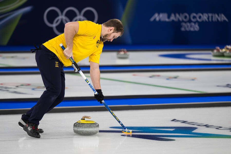 Κέρλινγκ: Πως παίζεται το ιδιαίτερο άθλημα που «κλέβει» τα φώτα στους Χειμερινούς Αγώνες