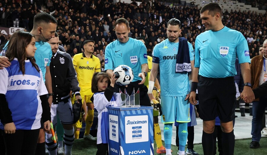 Ράτσιτς σε Γιοβάνοβιτς: «Πώς γίνεται να μην δίνεις αυτό το πέναλτι;»