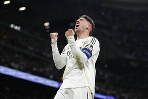 Αδιανόητο: Ο Βαλβέρδε έκανε χατ-τρικ κόντρα στη Μάντσεστερ Σίτι σε ένα ημίχρονο! (video)