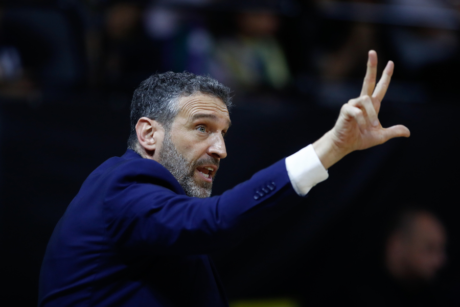 Ναβάρο: «Ομάδα με εξαιρετικά υψηλό επίπεδο physicality και έμπειρο προπονητή η ΑΕΚ»