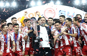 Oλυμπιακός: Οι Πειραιώτες επέστρεψαν αυθημερόν από την Κρήτη - «Πονοκέφαλος» με Μπιανκόν