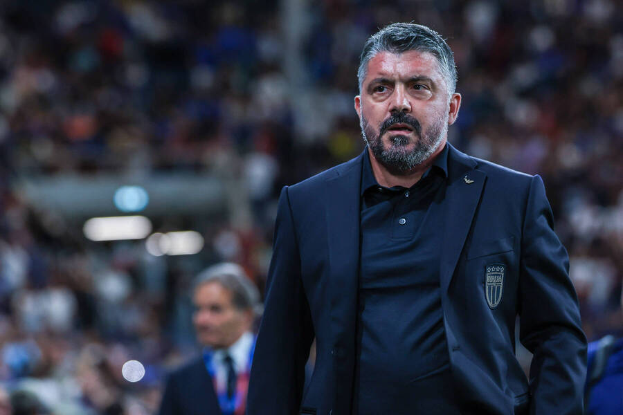 Με φόντο την δεύτερη θέση