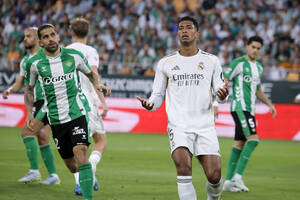 Μπέτις - Ρεάλ Μαδρίτης 1-1: «Εγκεφαλικό» για τη «Βασίλισσα» στην εκπνοή και η Μπαρτσελόνα μια «ανάσα» από τον τίτλο!