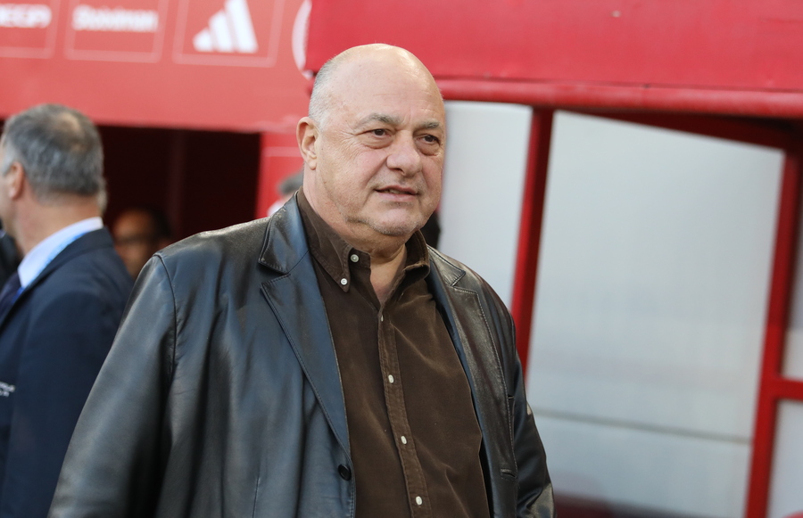 Μπέος: «Ο Μπενίτεθ ήρθε στην Ελλάδα για τα κρασιά και τις ταβέρνες»