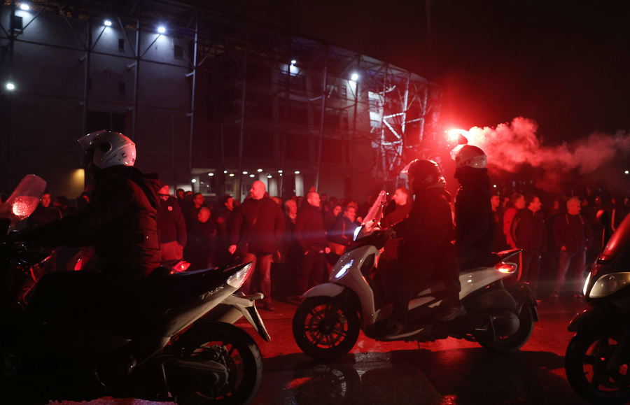 ΠΑΟΚ: Συγκλονιστικές στιγμές - Στην Τούμπα οι σοροί των επτά οπαδών (video)