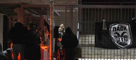 ΠΑΟΚ: Λουλούδια, κεριά και κασκόλ στο γήπεδο της Τούμπας (photos)