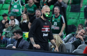 Παναθηναϊκός - Ολυμπιακός: Έντονες αποδοκιμασίες στην είσοδο του Φουρνιέ, χαιρέτησε την εξέδρα ο Γάλλος