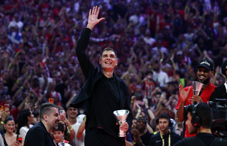 Final Four 2026: Η απονομή της EuroLeague στον Ολυμπιακό (pics)