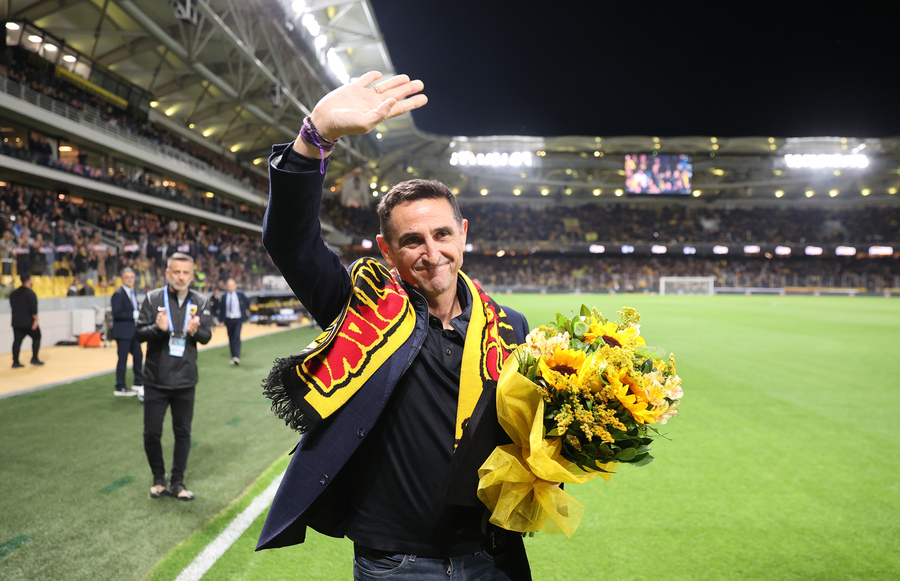 ΑΕΚ: Βράβευση και αποθέωση για τον Μανόλο Χιμένεθ στην OPAP Arena! (video)